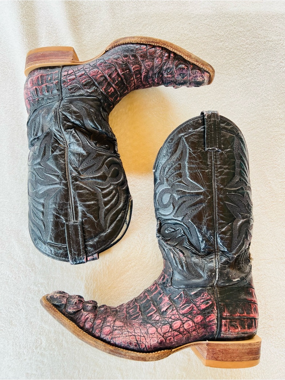 BLACK CHERRY CAIMAN LEATHER VINTAGE WORN COWBOY BOOTS SIZE 9.5 MENS AS-IS